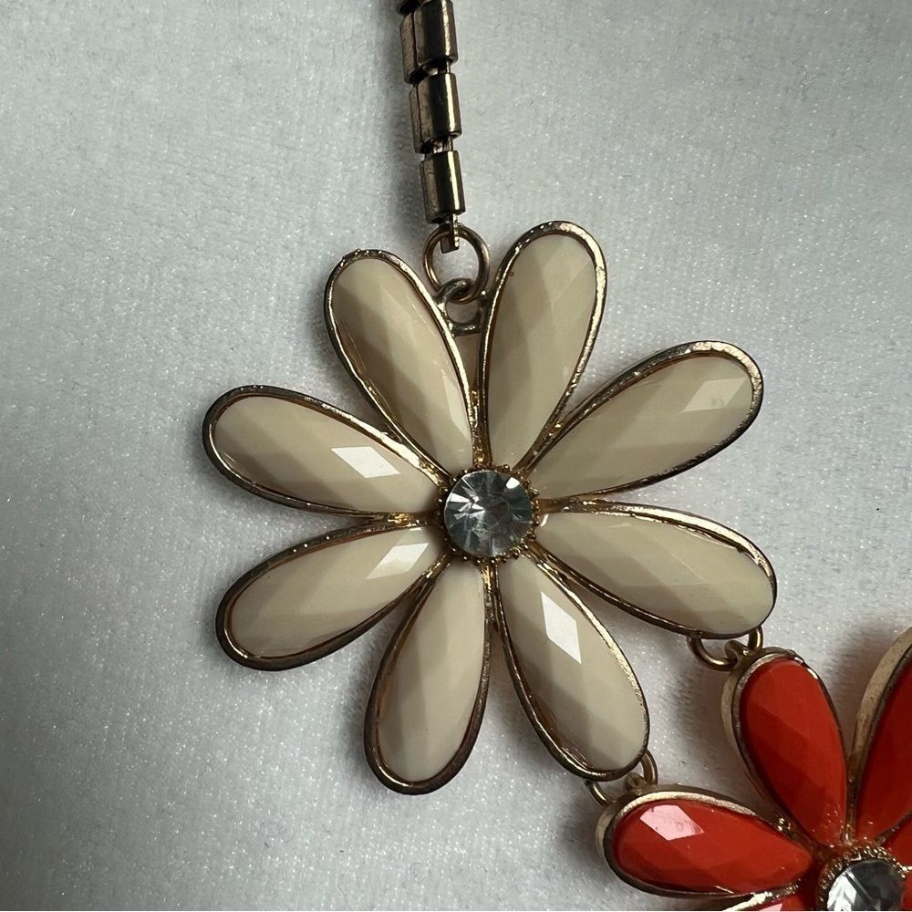Multicolored floral flower spring necklace - Picture 2 of 4
